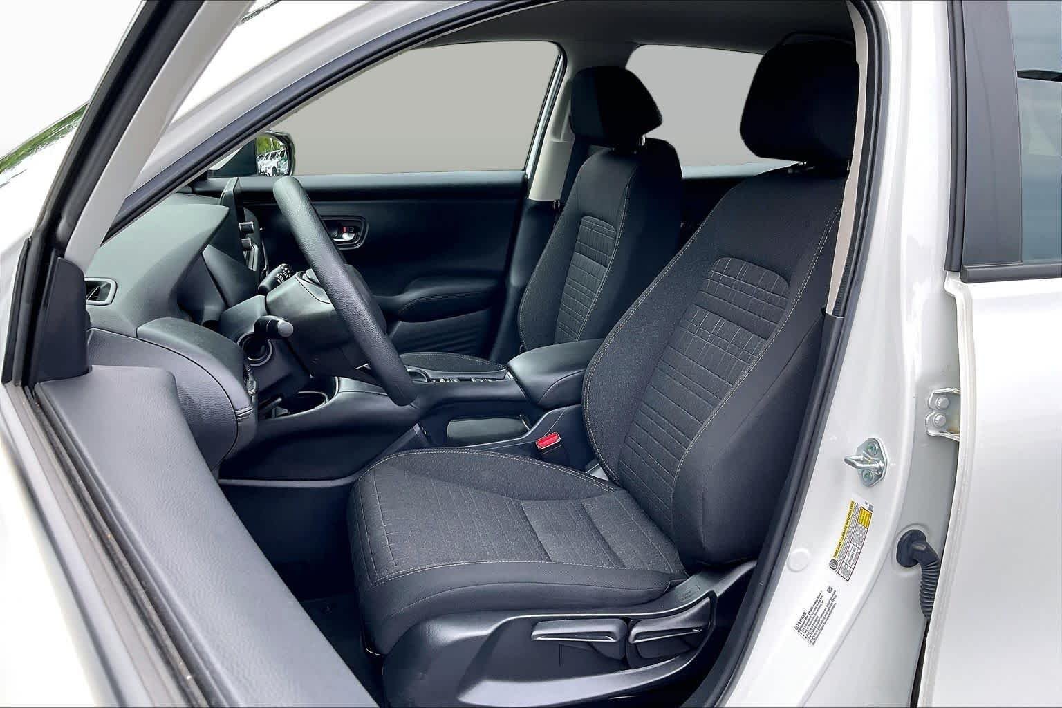 Used 2025 Platinum White Pearl Honda LX image 7