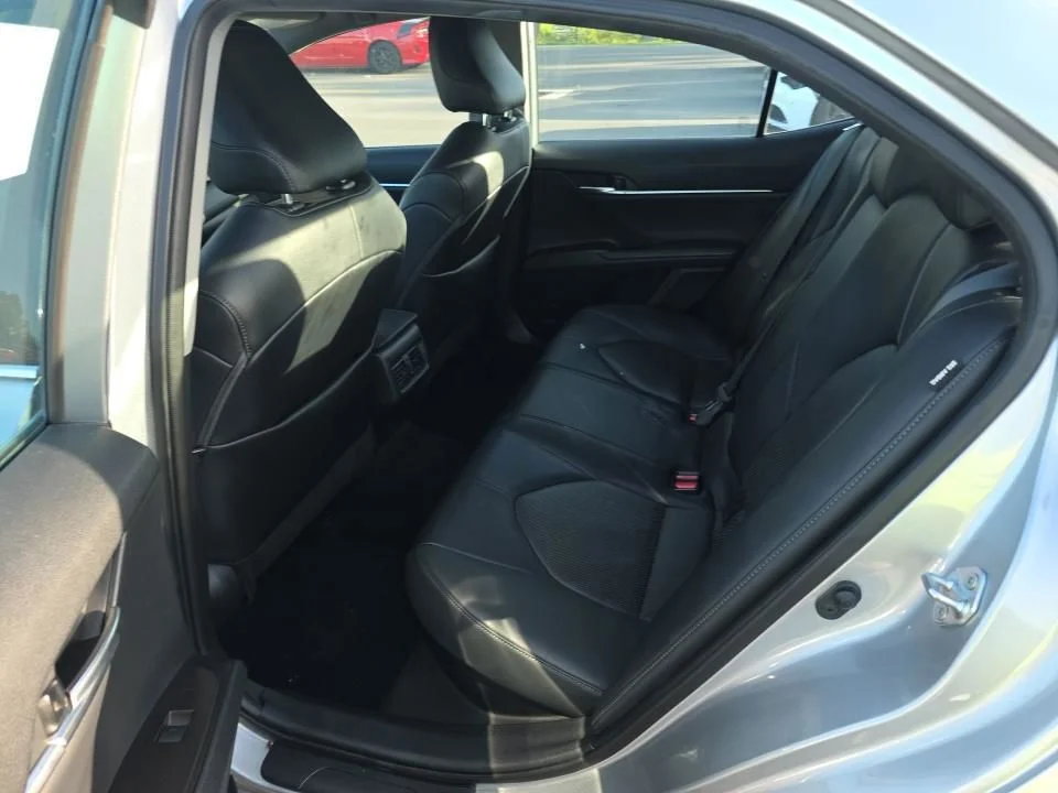 Used 2022 Silver Toyota XLE image 8