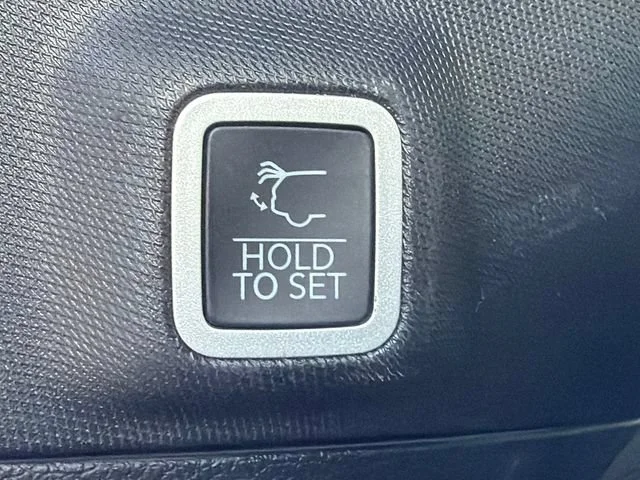 Used 2023 Black Jeep Limited 4x4 image 19