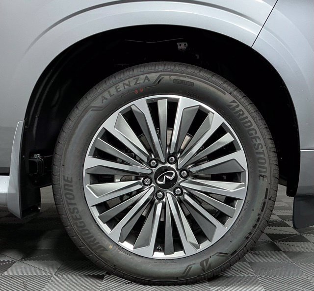 New 2027 Silver INFINITI LUXE image 7