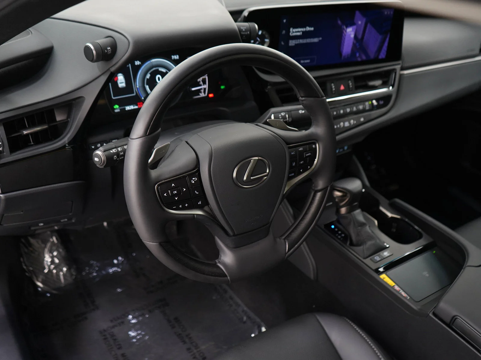 Used 2025 Obsidian Lexus 300h F SPORT Handling image 19