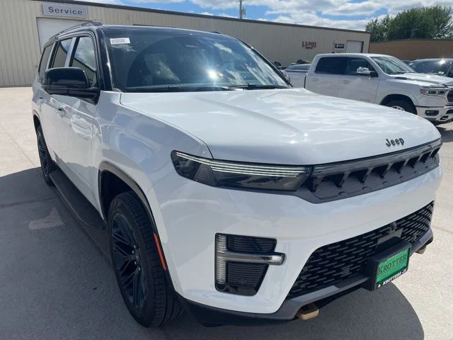 New 2026 Bright White Clear-Coat Exterior Paint Jeep  image 3