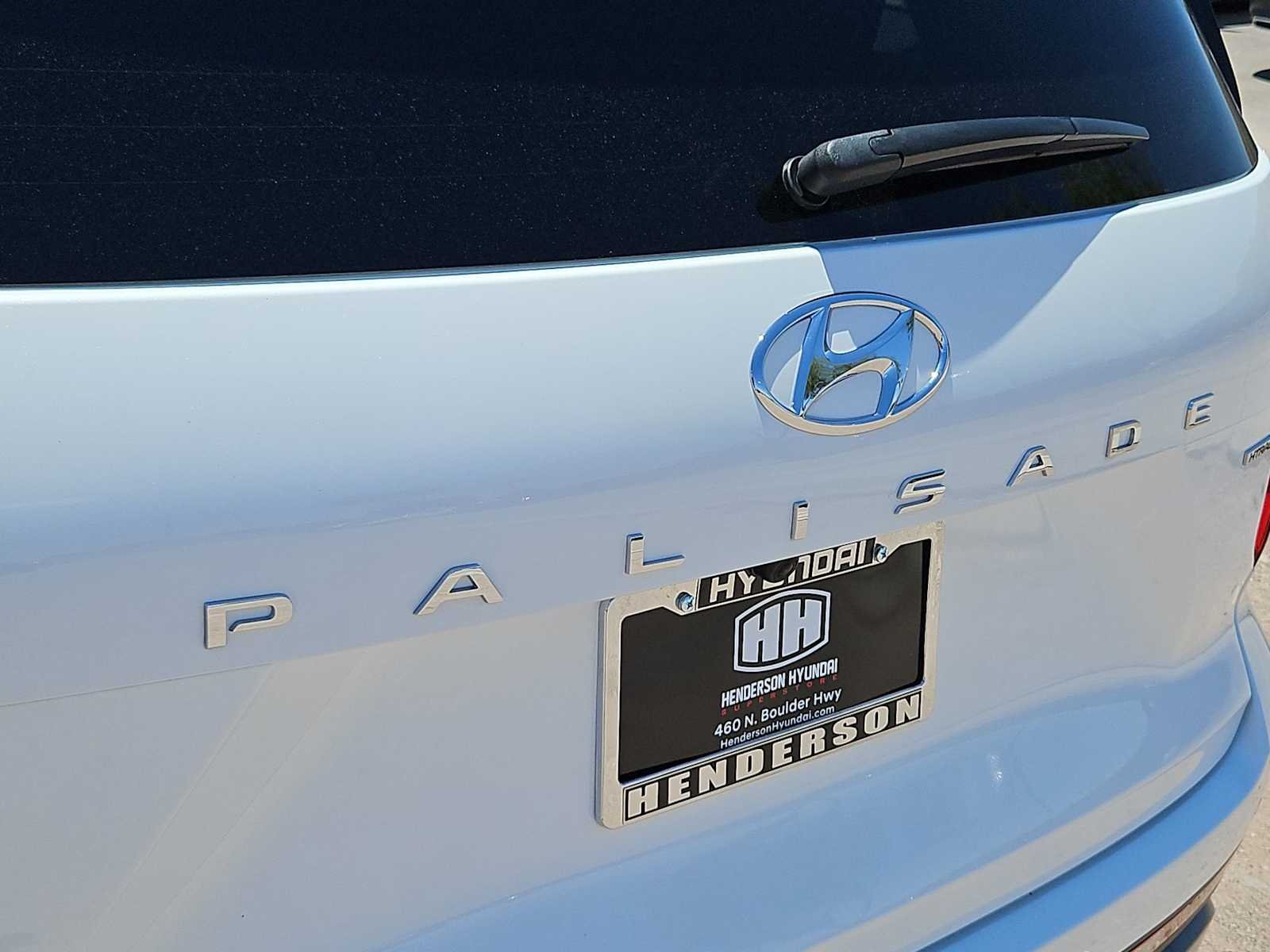 Certified Used 2025 Hyper White Hyundai SEL Premium 8P image 12