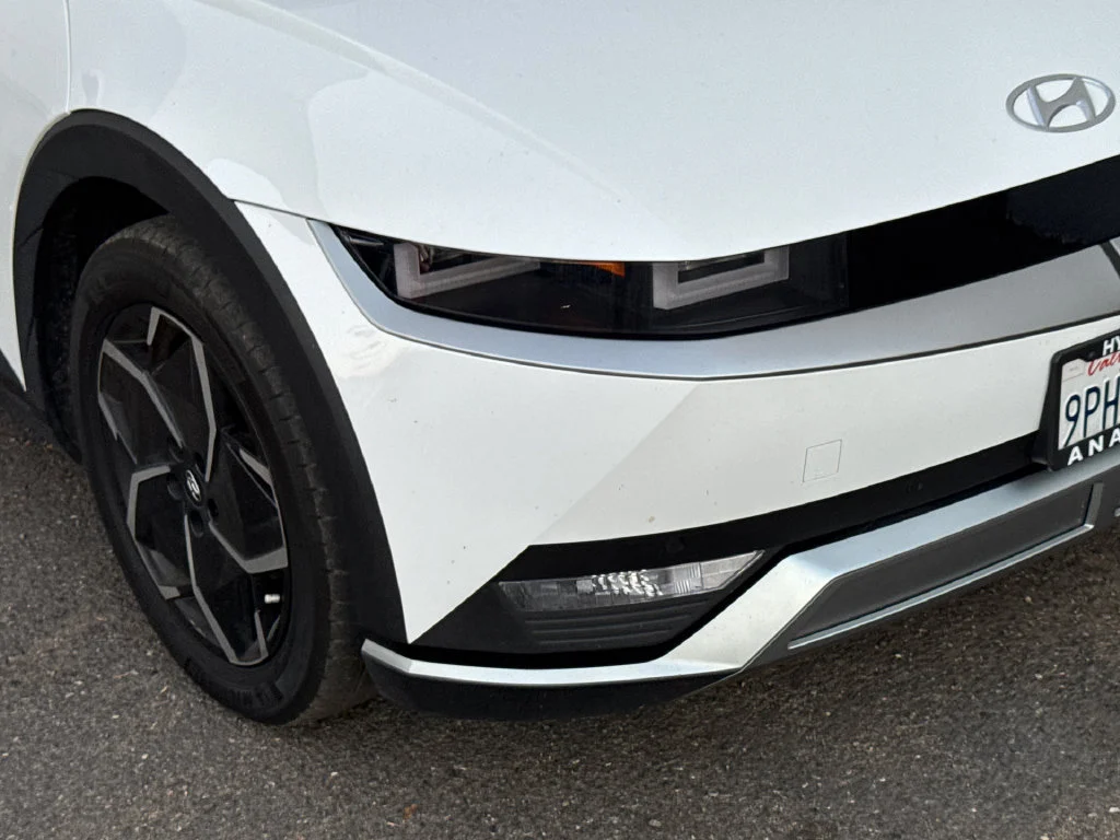 Used 2024 White Hyundai SEL image 3