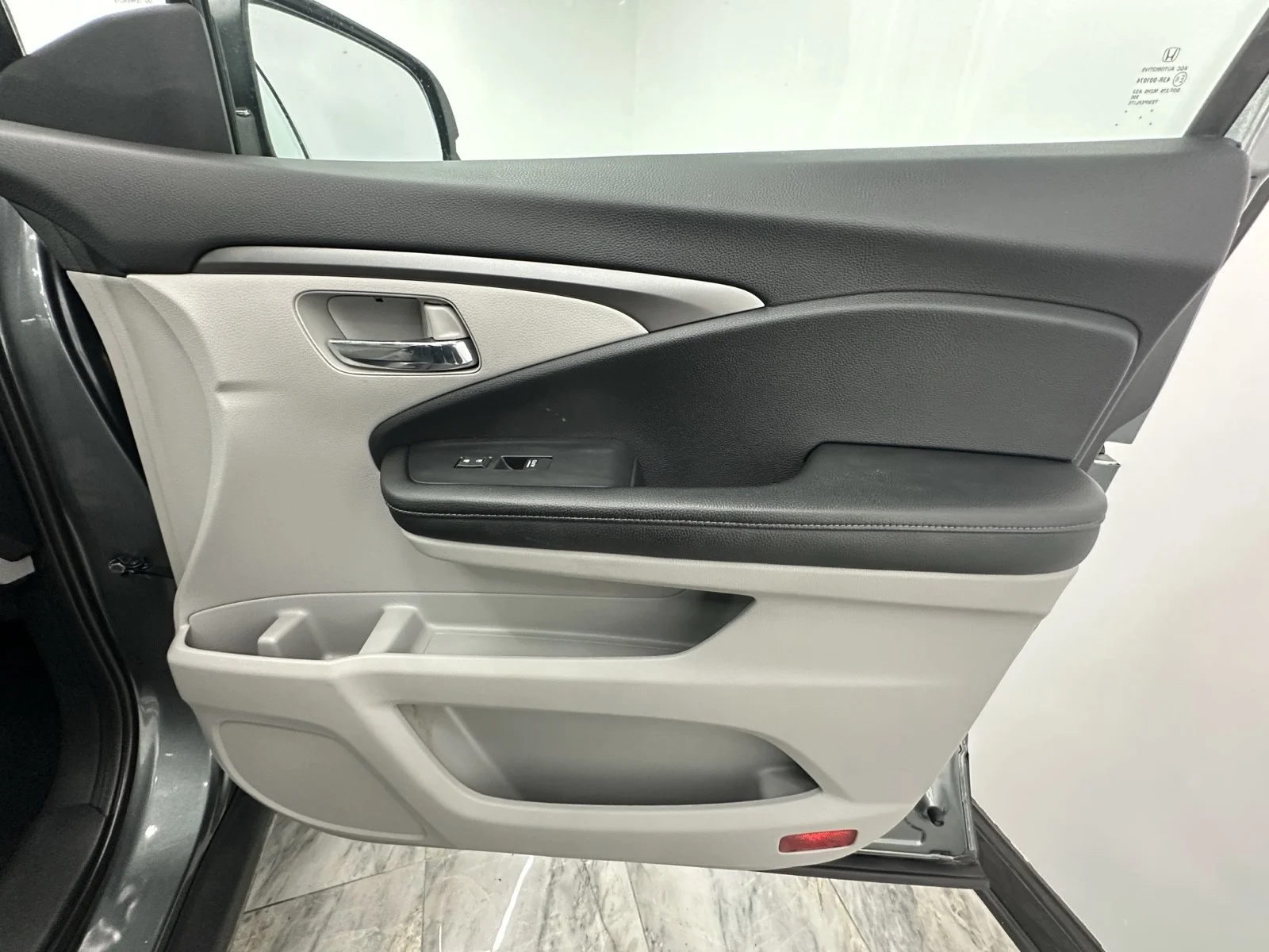 Used 2019 Forest Mist Metallic Honda RTL-T AWD image 45