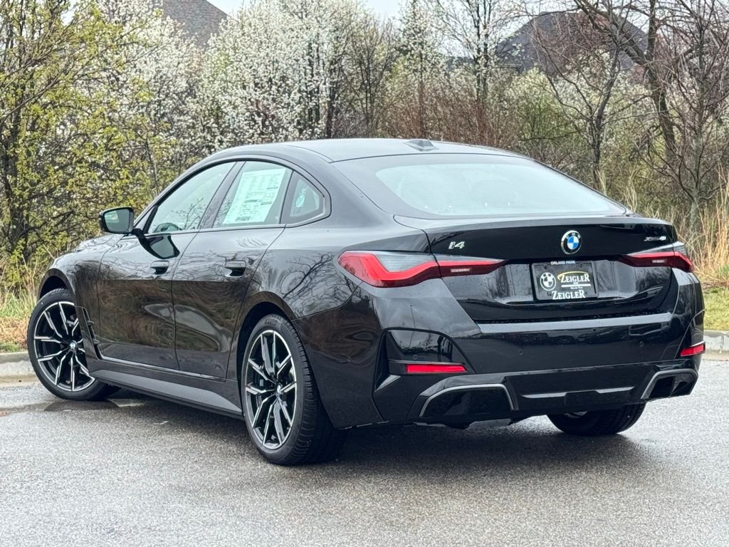 New 2026 Black Sapphire Metallic BMW xDrive40 image 4