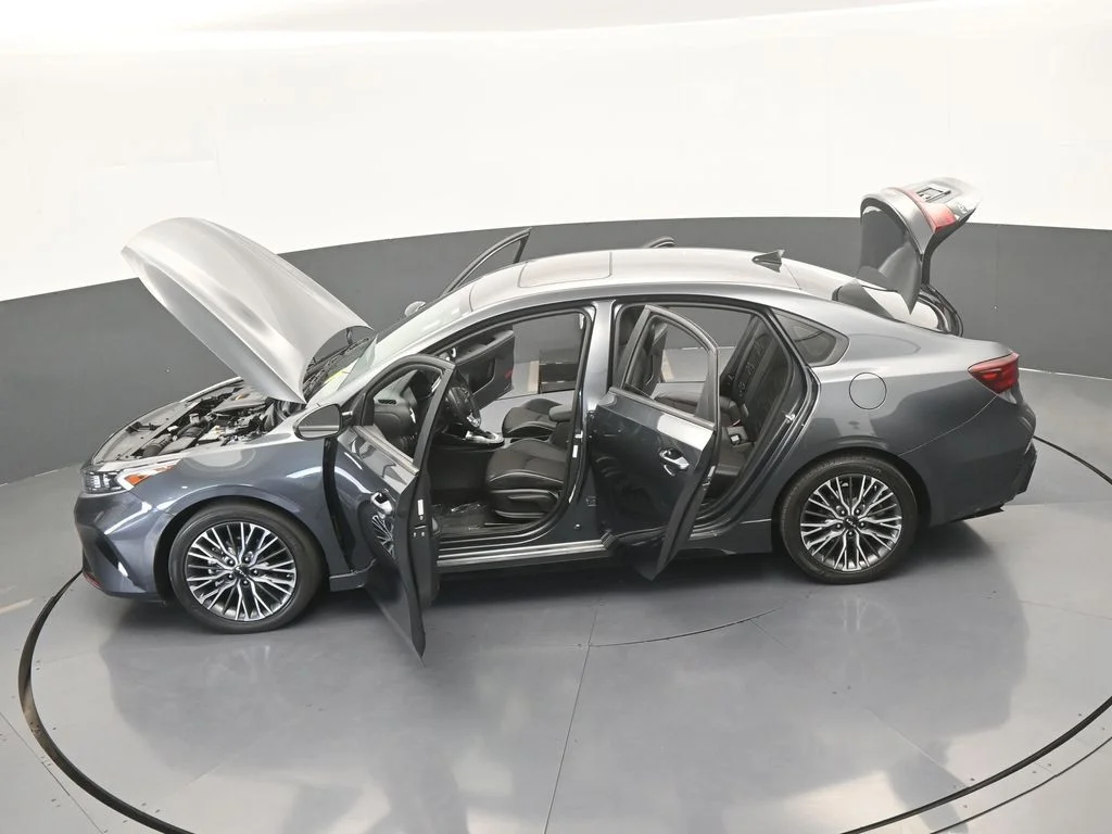 Used 2024 Gravity Gray Kia GT-Line image 66