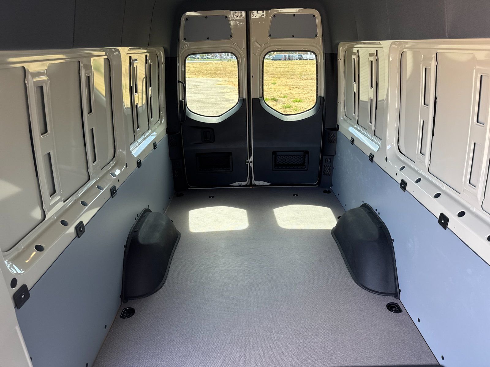 New 2026 Pebble Grey Mercedes-Benz Crew 170 WB image 17