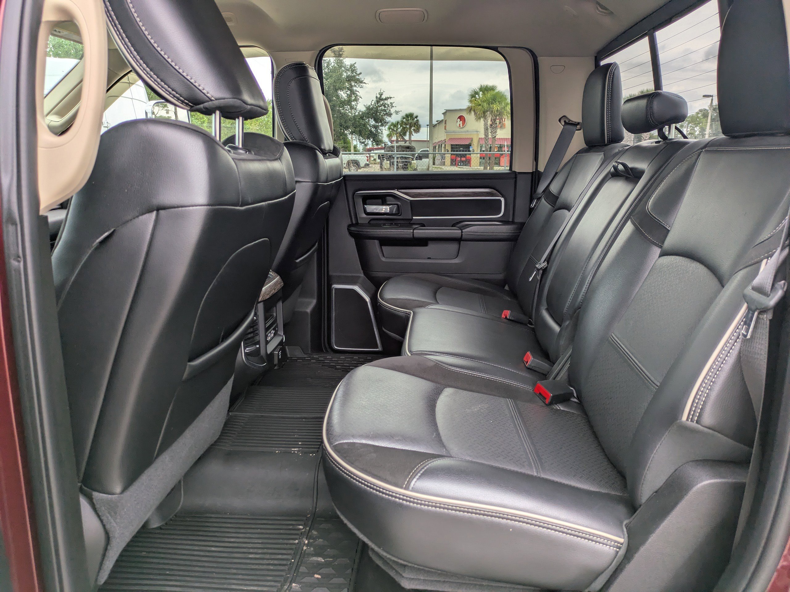 Used 2020 Delmonico Red Pearlcoat Ram Laramie image 12