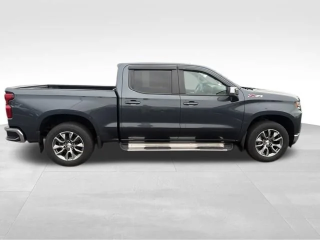 Used 2021 SHADOW GRAY METALLIC Chevrolet LT image 7
