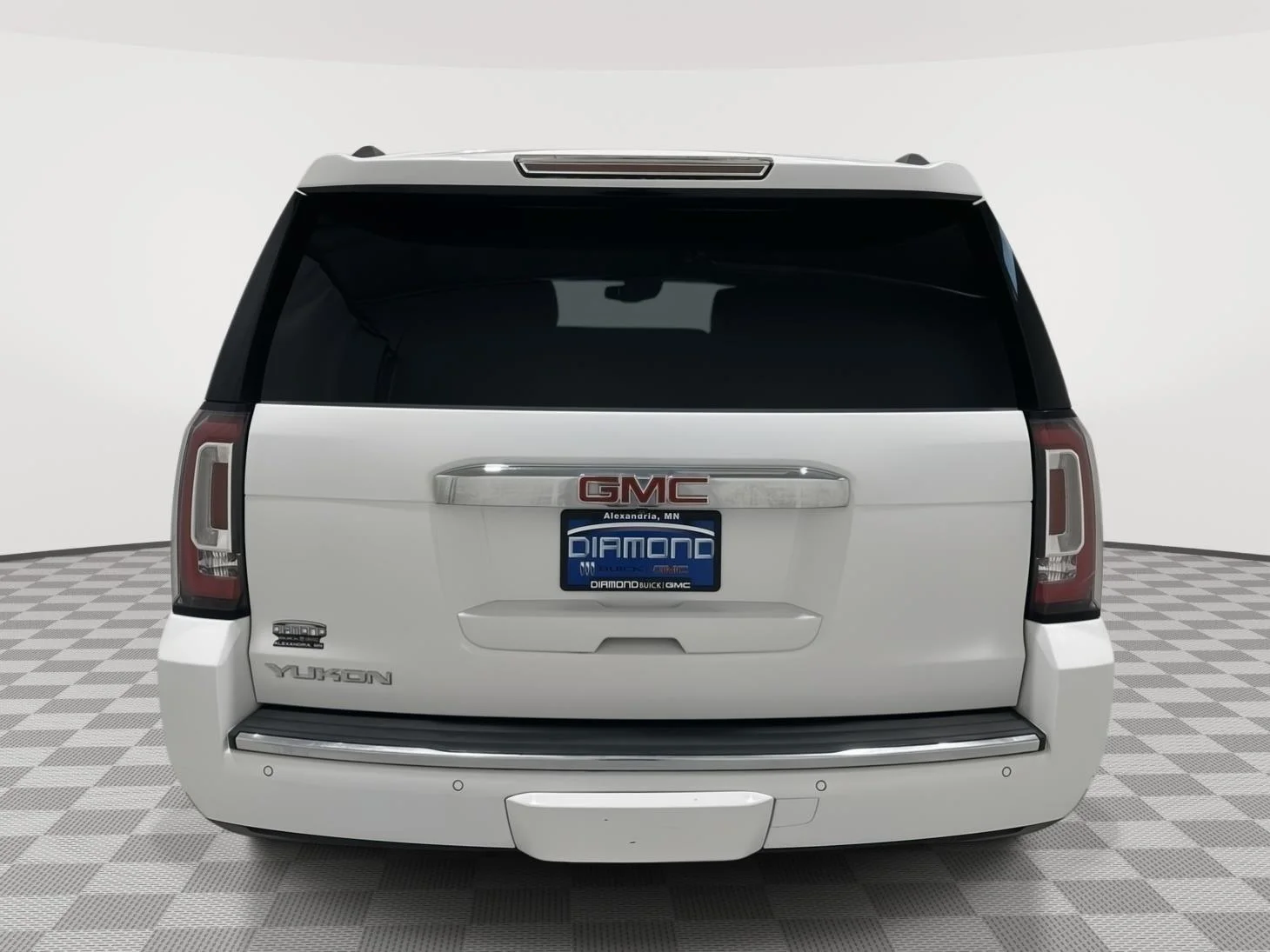 Used 2017 SUMMIT WHITE GMC Denali image 4