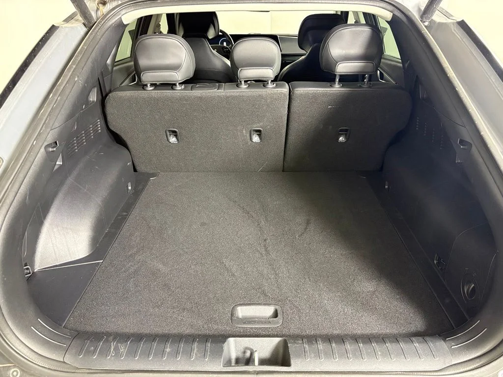 Used 2023 Gray Kia Wind image 18