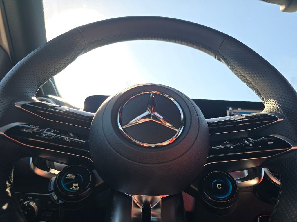 2025 Mercedes-Benz GLB GLB35 AMG - Photo 66