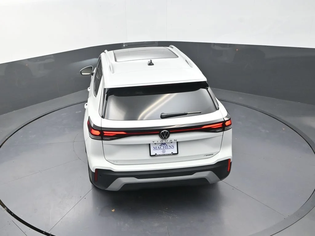2026 Volkswagen Tiguan SE - Photo 18