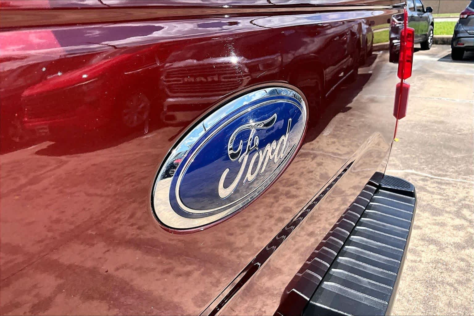 Used 2017 Bronze Fire Metallic Ford Lariat image 10