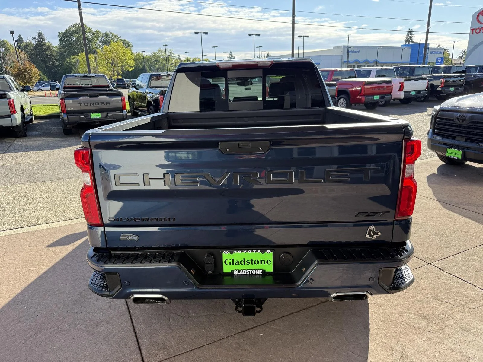 Used 2022 Northsky Blue Metallic Chevrolet RST image 5