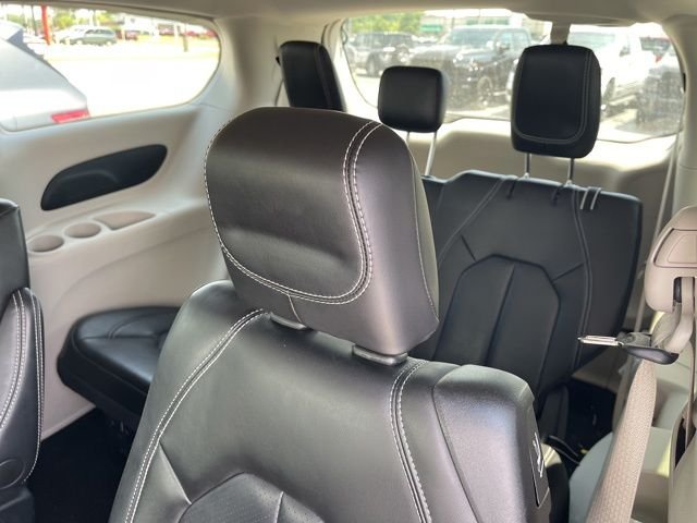Used 2024 White Chrysler Touring L image 9