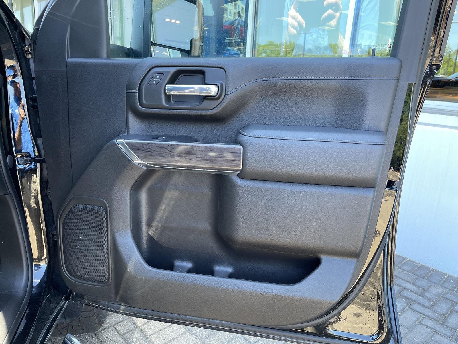 Used 2022 Black Chevrolet LTZ image 31