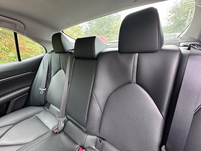 Used 2022 Silver Toyota XLE image 11