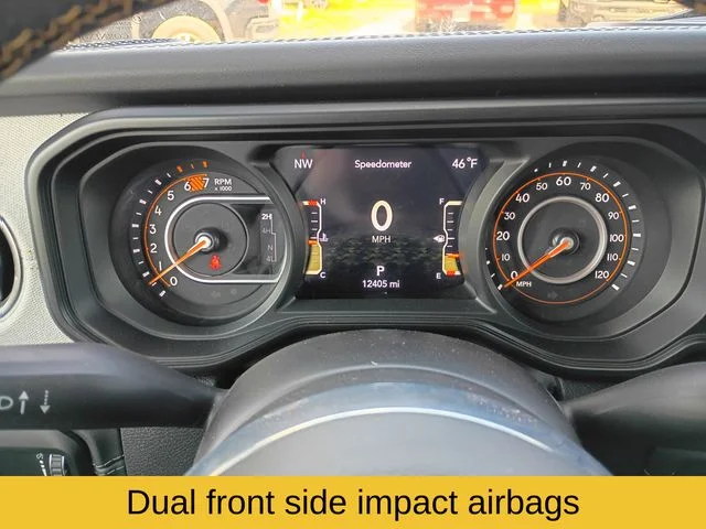 Used 2024 Green Jeep Sahara image 15