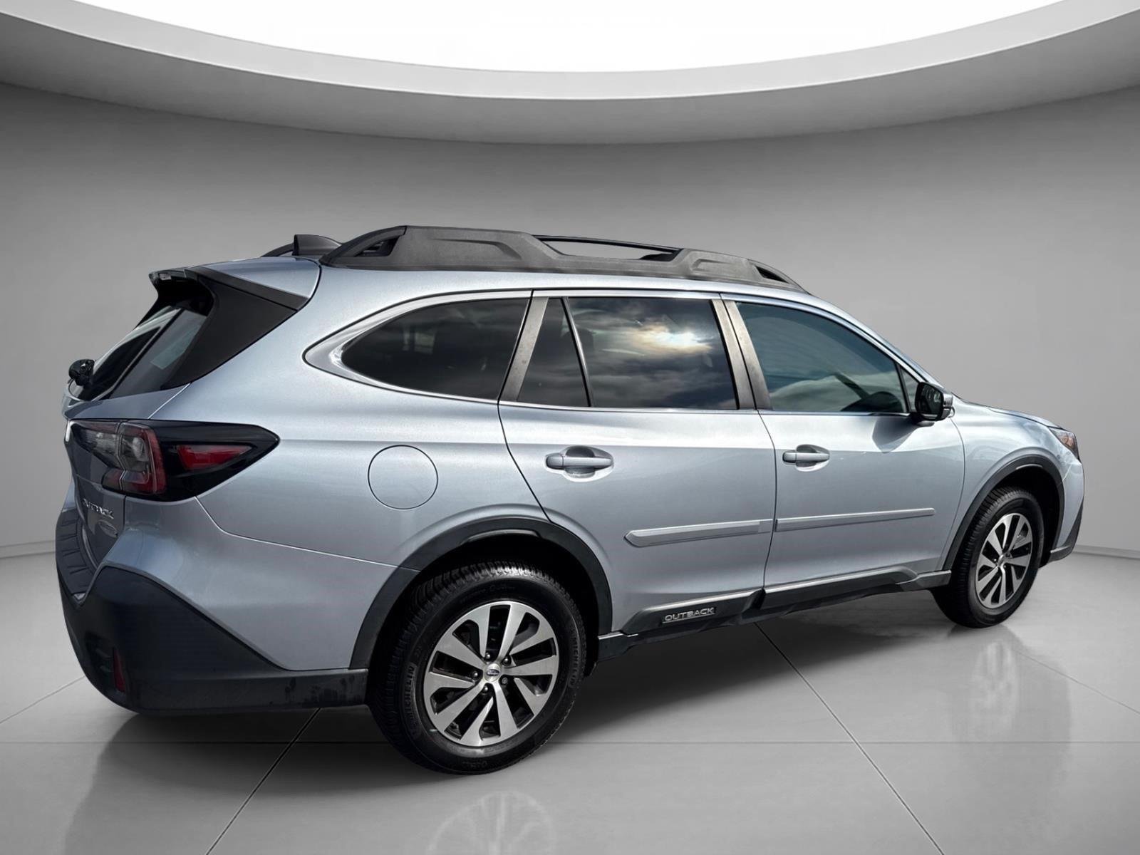 Used 2021 Ice Silver Metallic Subaru Premium image 16