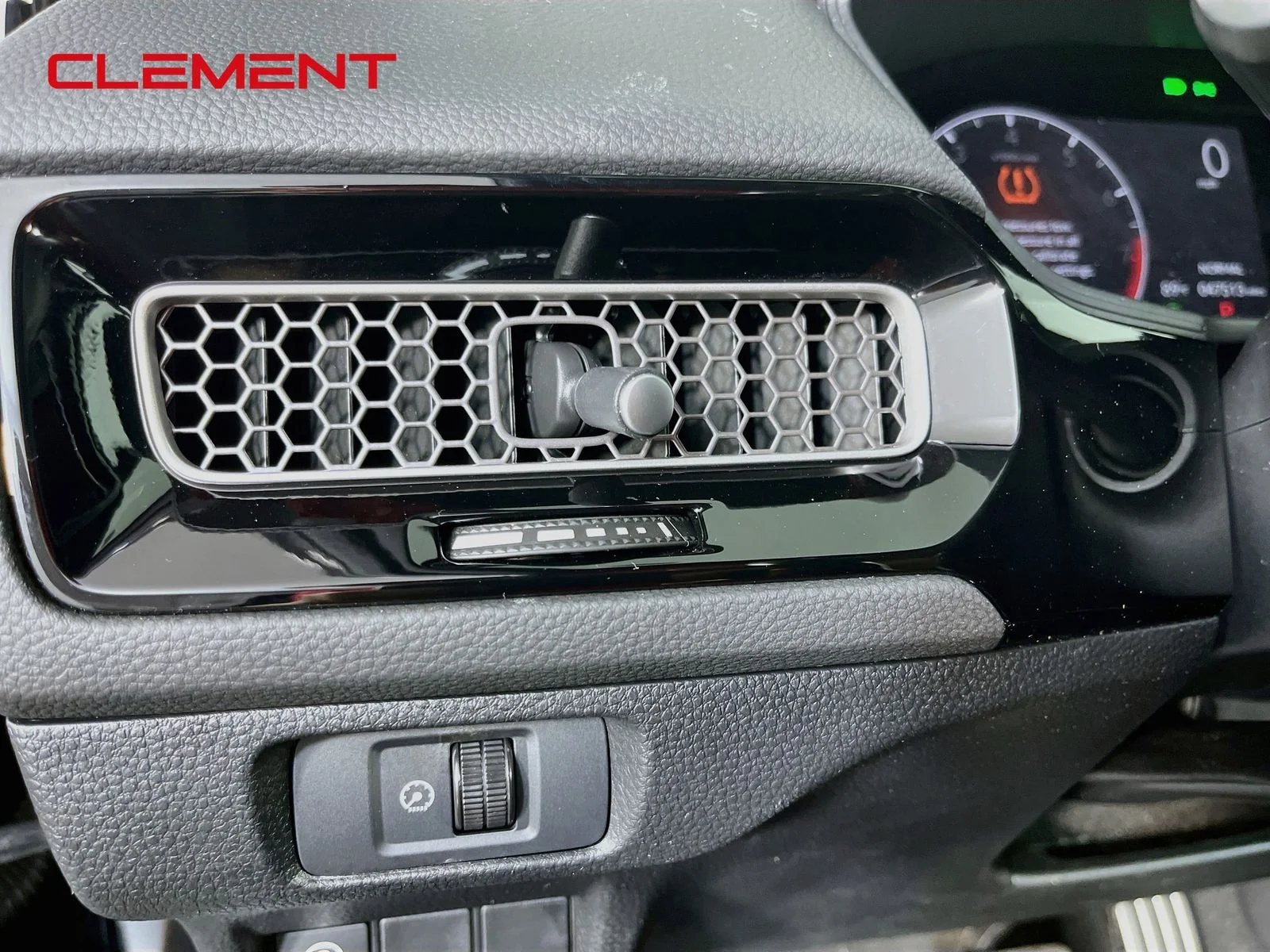Used 2024  Honda Sport image 13