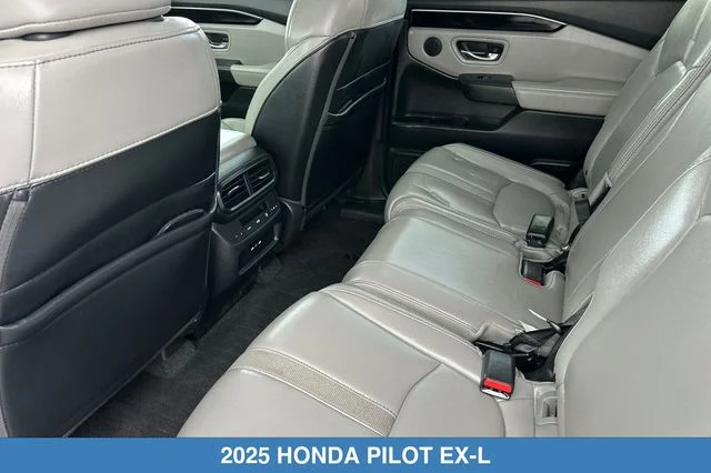 2025 Honda Pilot EX-L - Photo 14