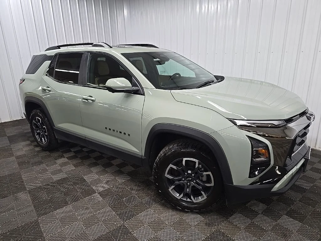 Used 2025 Green Chevrolet ACTIV image 7