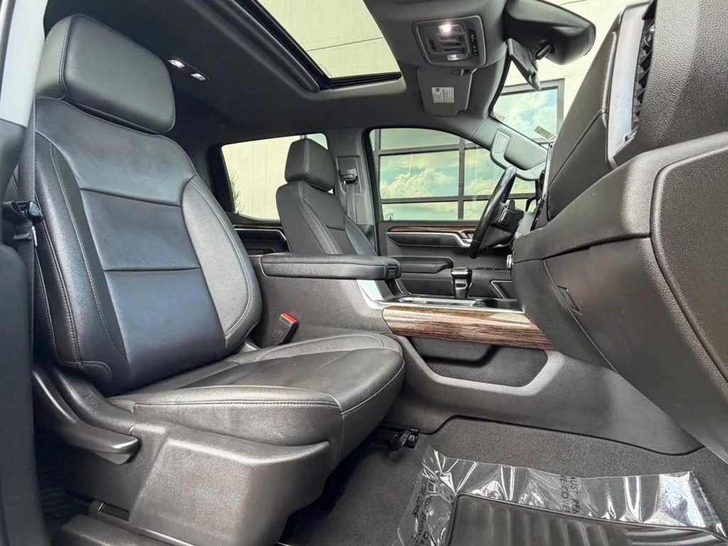 Used 2022 Black GMC Elevation image 21