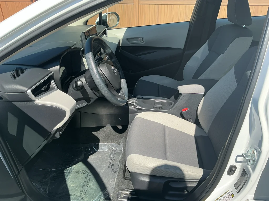 Used 2023 Ice Cap Toyota LE image 10
