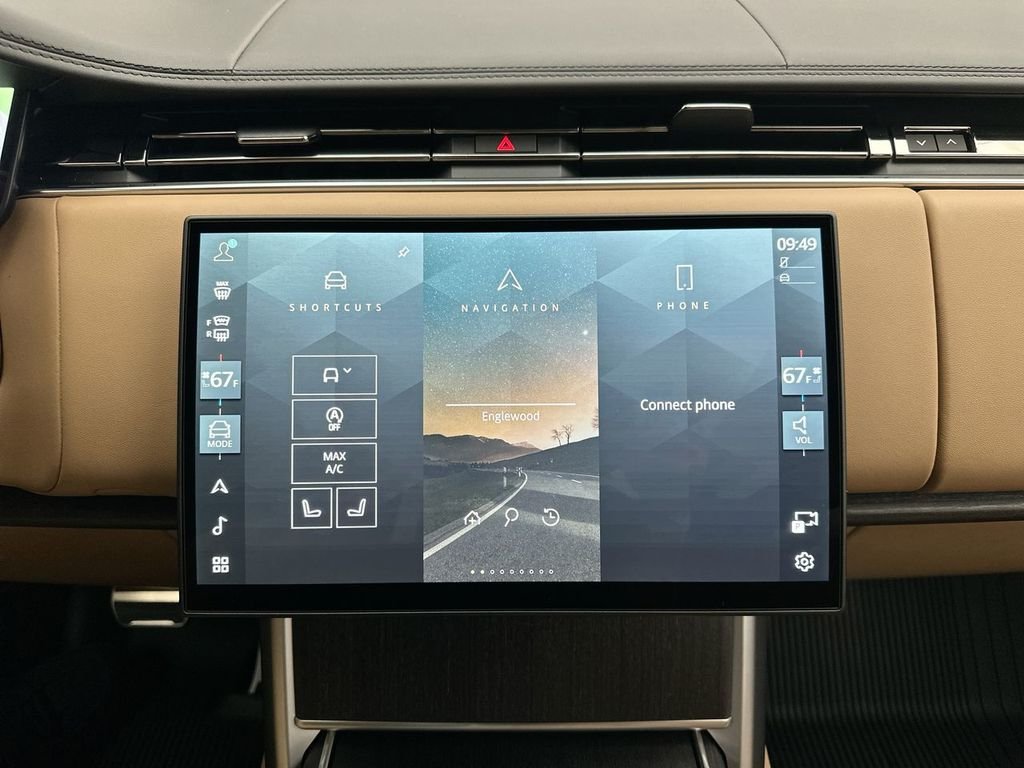 New 2026 Belgravia Green Land Rover SE image 13