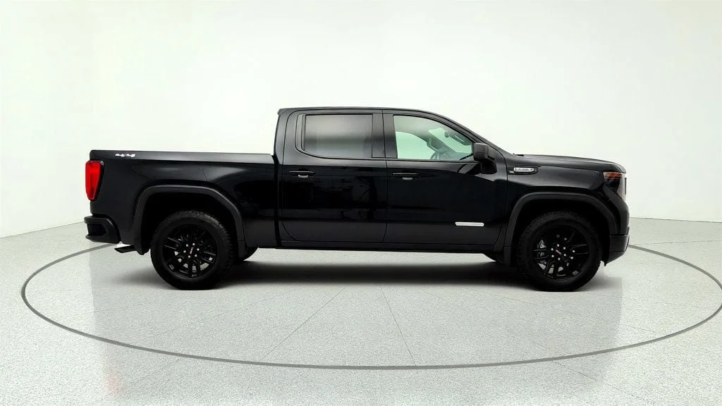 Used 2023 Onyx Black GMC 4WD Crew Cab 147