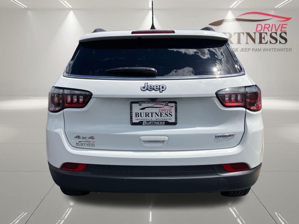 Used 2024 White/off-white Jeep Latitude image 7