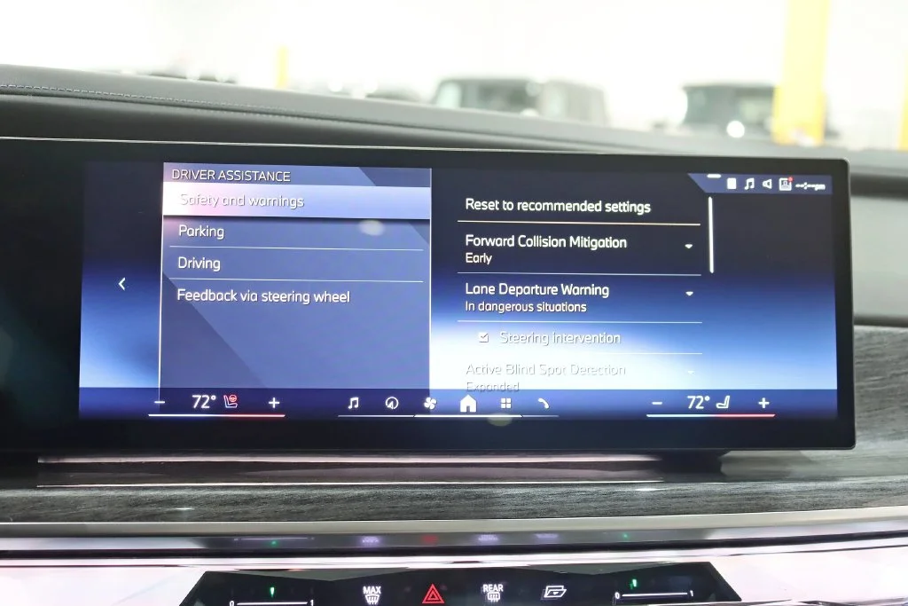 Used 2023 Blue BMW 760i xDrive image 25