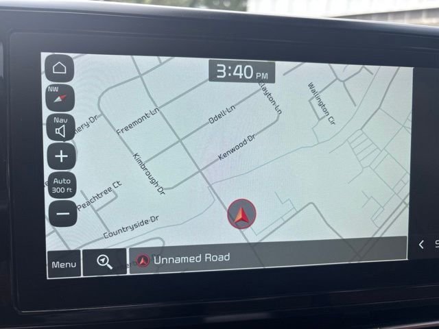 Used 2022 White Kia SX image 24