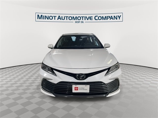 2023 Toyota Camry LE photo 3