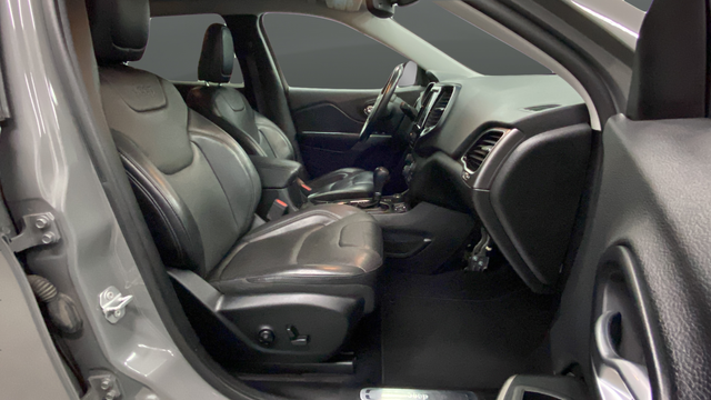 Used 2019 Sting-Gray Clearcoat Jeep Limited image 24