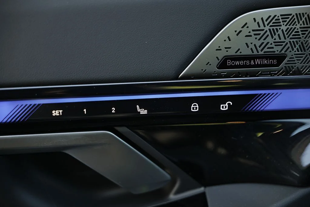 New 2027 Brooklyn Grey Metallic BMW 530i xDrive image 17