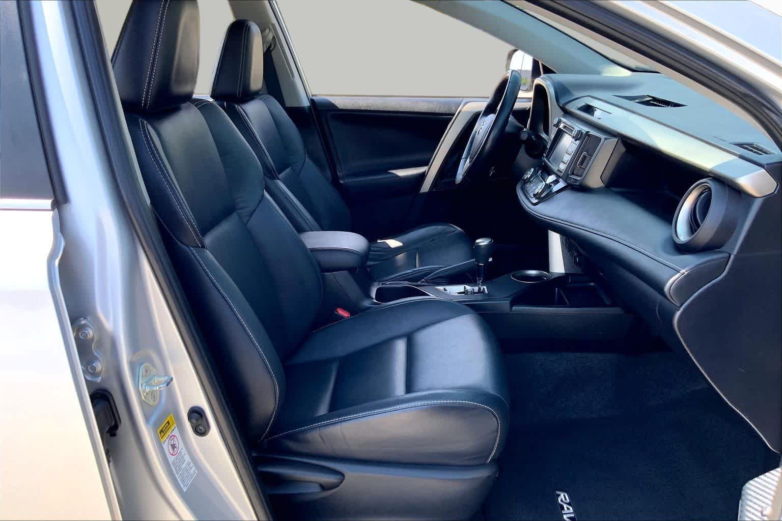Used 2015 Classic Silver Metallic Toyota Limited image 9