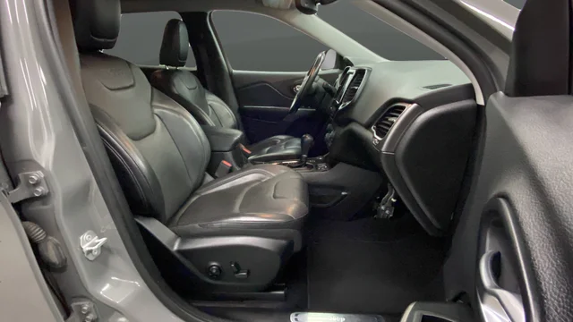 Used 2019 Sting-Gray Clearcoat Jeep Limited image 24