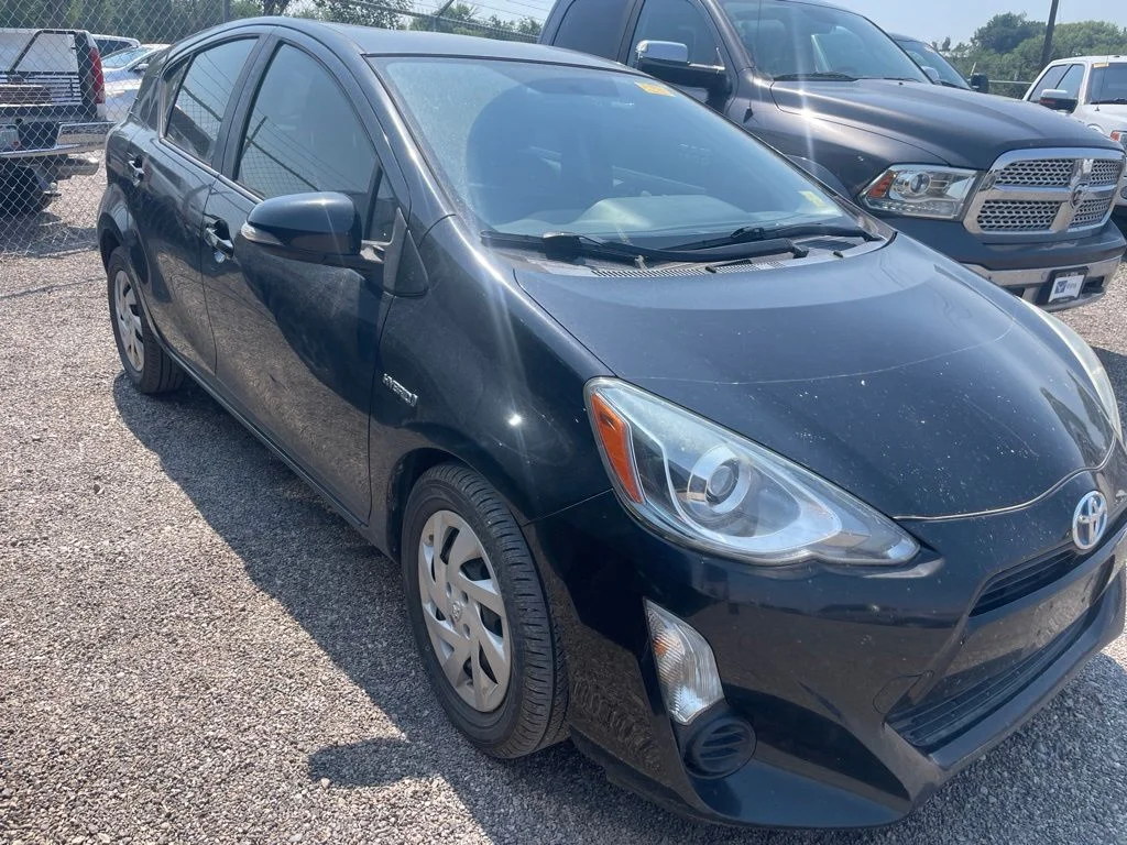 Used 2015 Black Toyota Two image 1