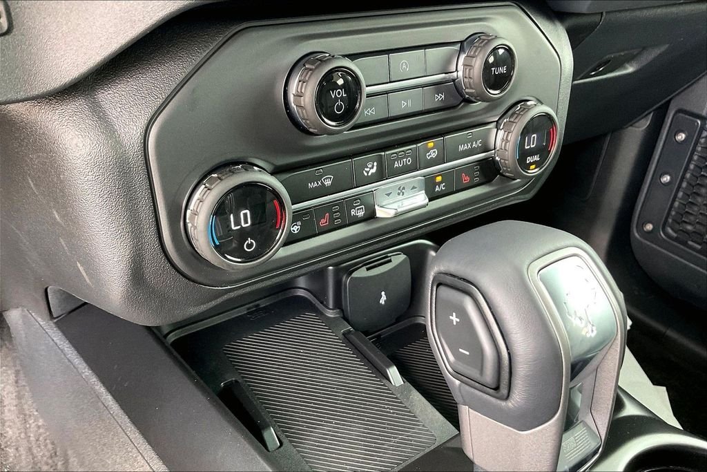 New 2026 Ford Bronco Outer Banks 4D Sport Utility