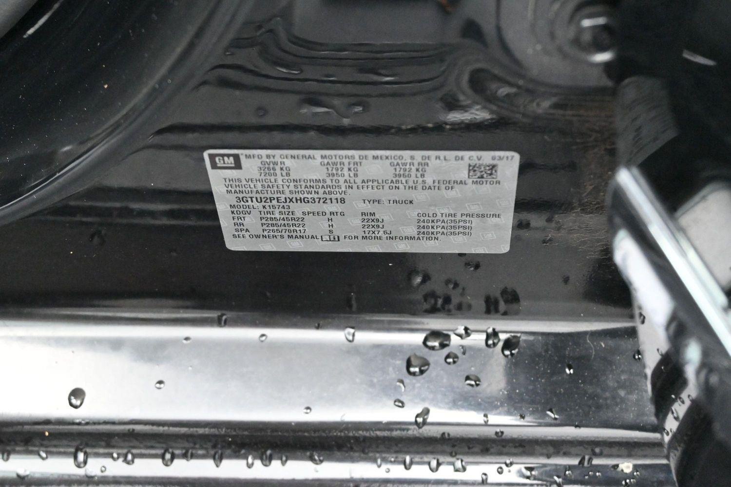 Used 2017 ONYX BLACK GMC Denali image 37