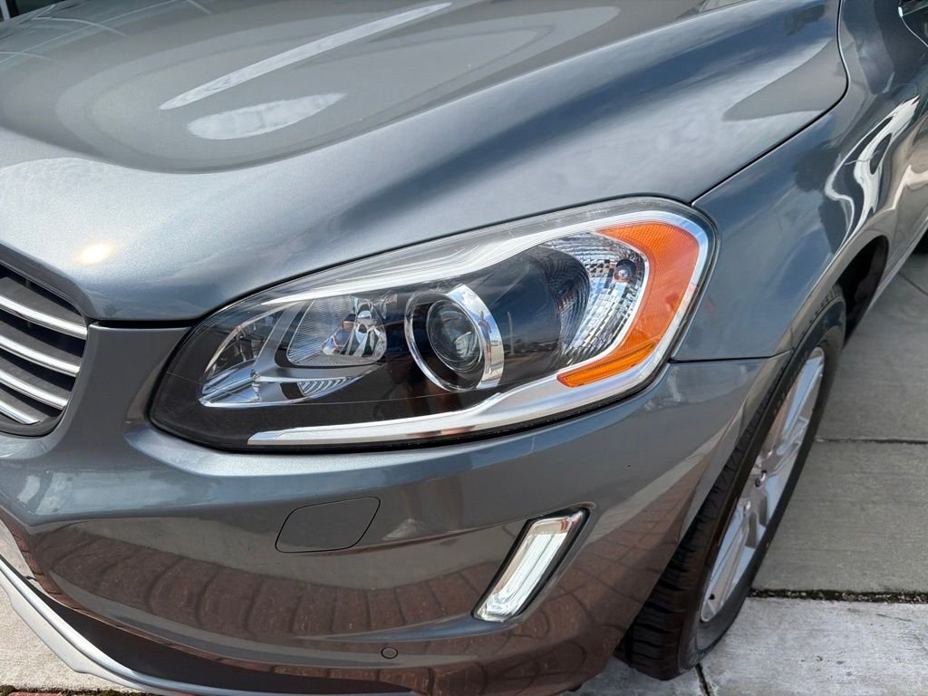 Used 2017 Gray Volvo T5 Inscription image 11