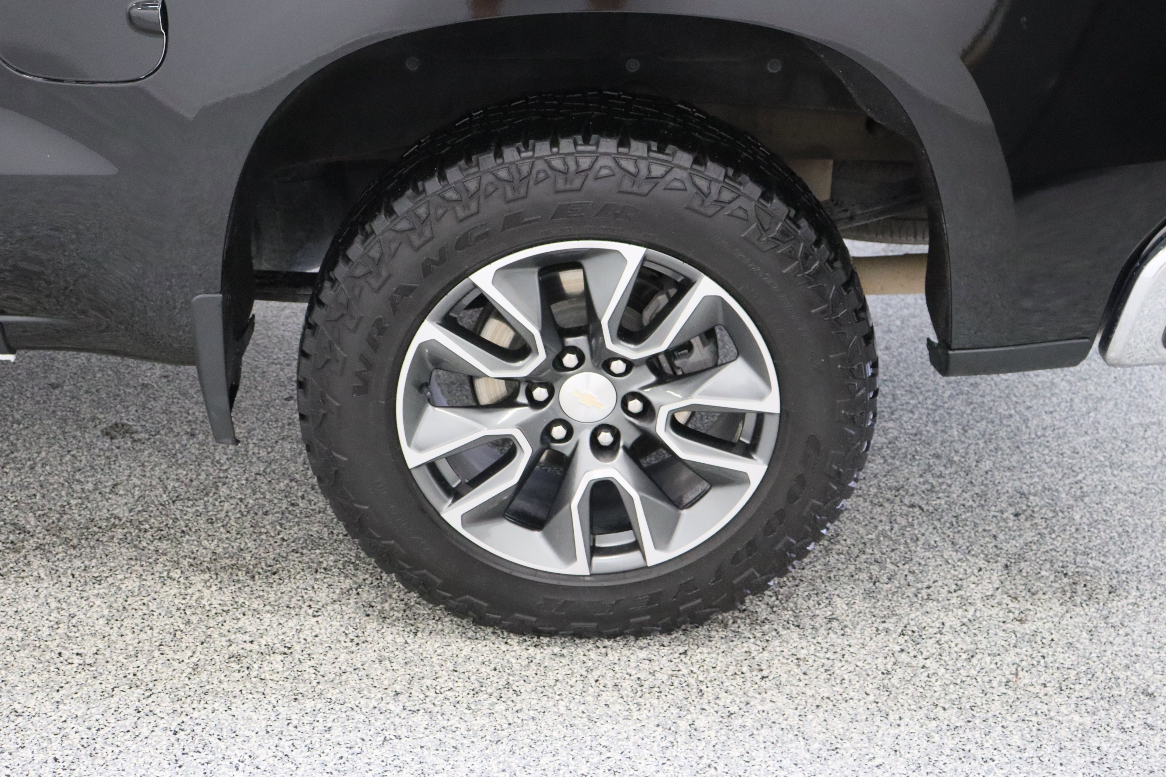 Used 2023 Black Chevrolet LT 5.3L image 10