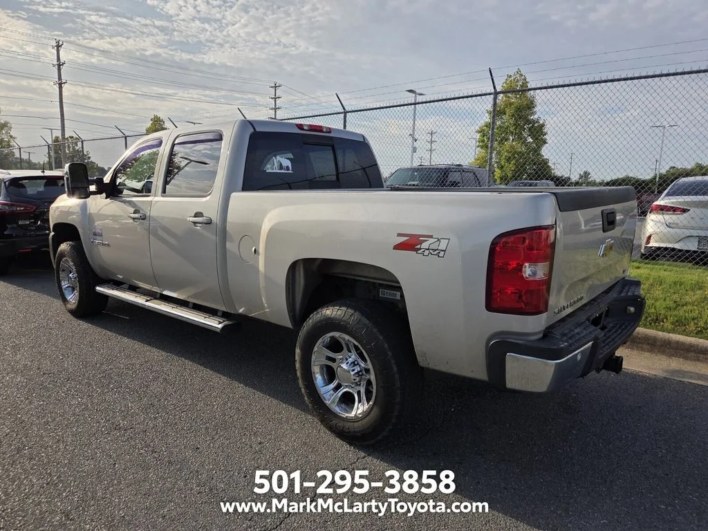 Used 2007 Silver Chevrolet LTZ image 4