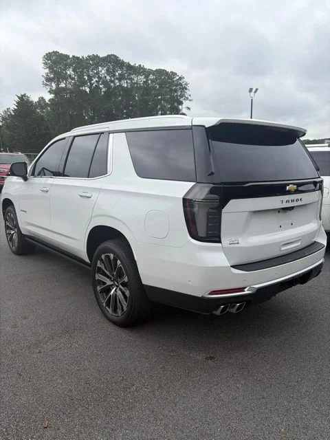 Used 2025 Beige Chevrolet High Country image 4