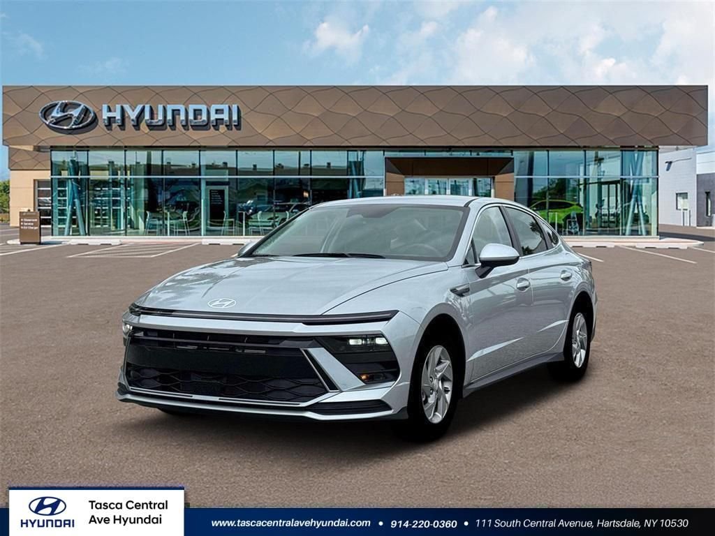 New 2026 Silver Hyundai SE image 1