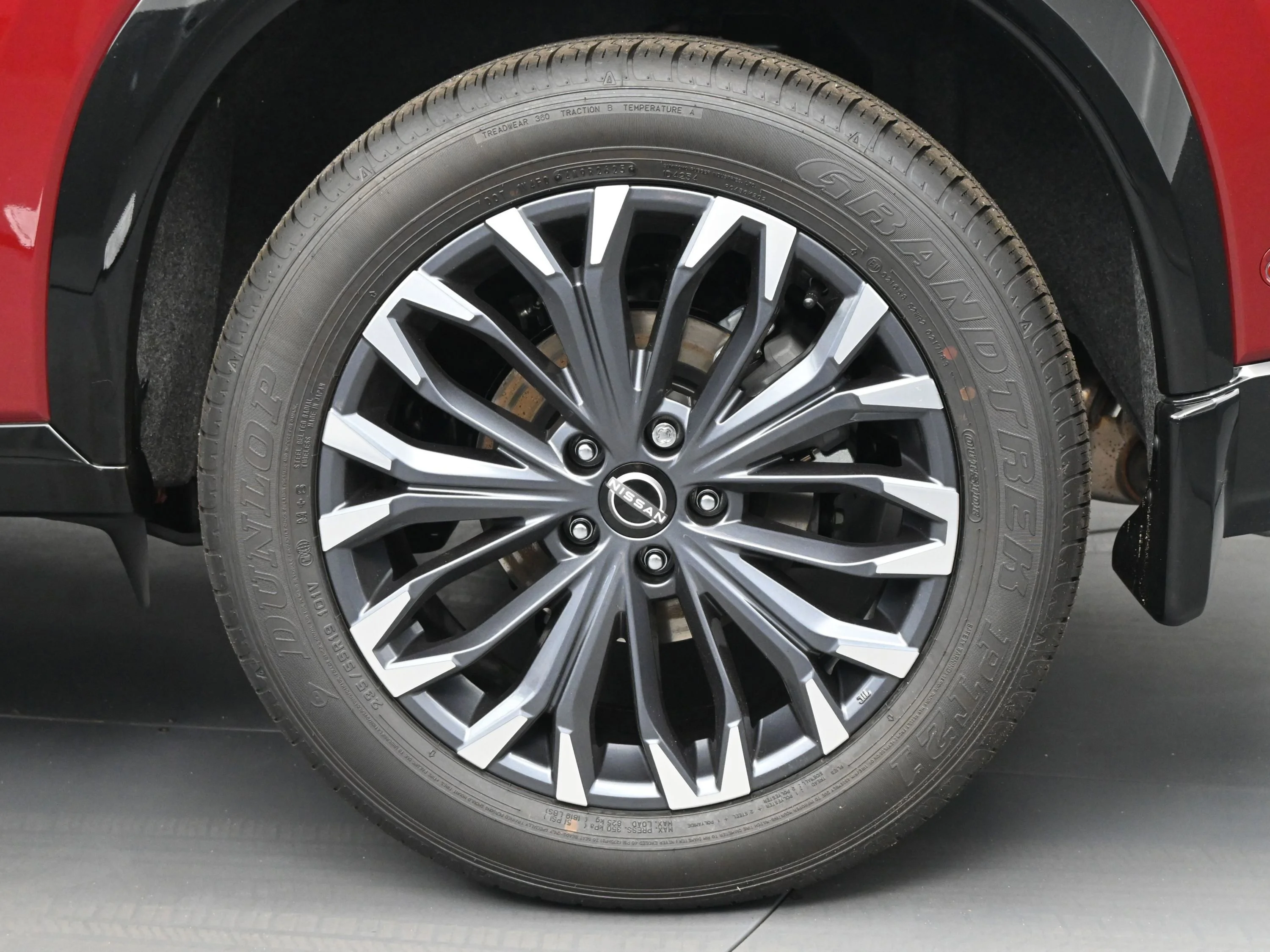 New 2026 Scarlet Ember Tintcoat Nissan Platinum image 24