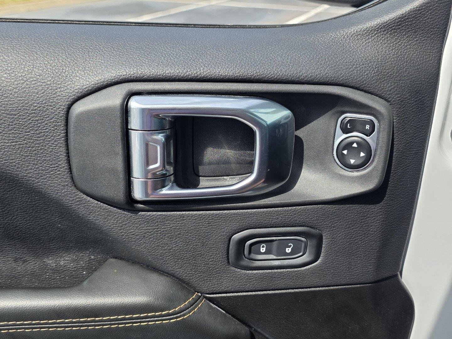 Used 2026 Bright White Clearcoat Jeep Sahara image 24